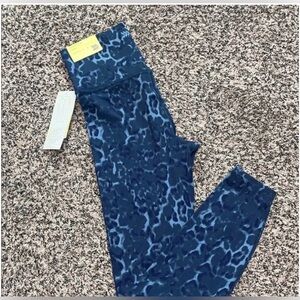 All In Motion Everyday Soft High Rise 7/8ths Leggings Blue Leopard Size XS | NWT